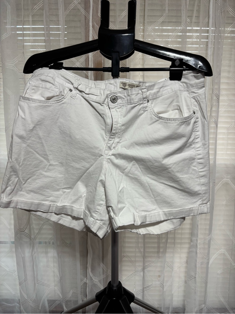 Vintage American Blues size 14 White Denim Shorts 12”w legs 15”L